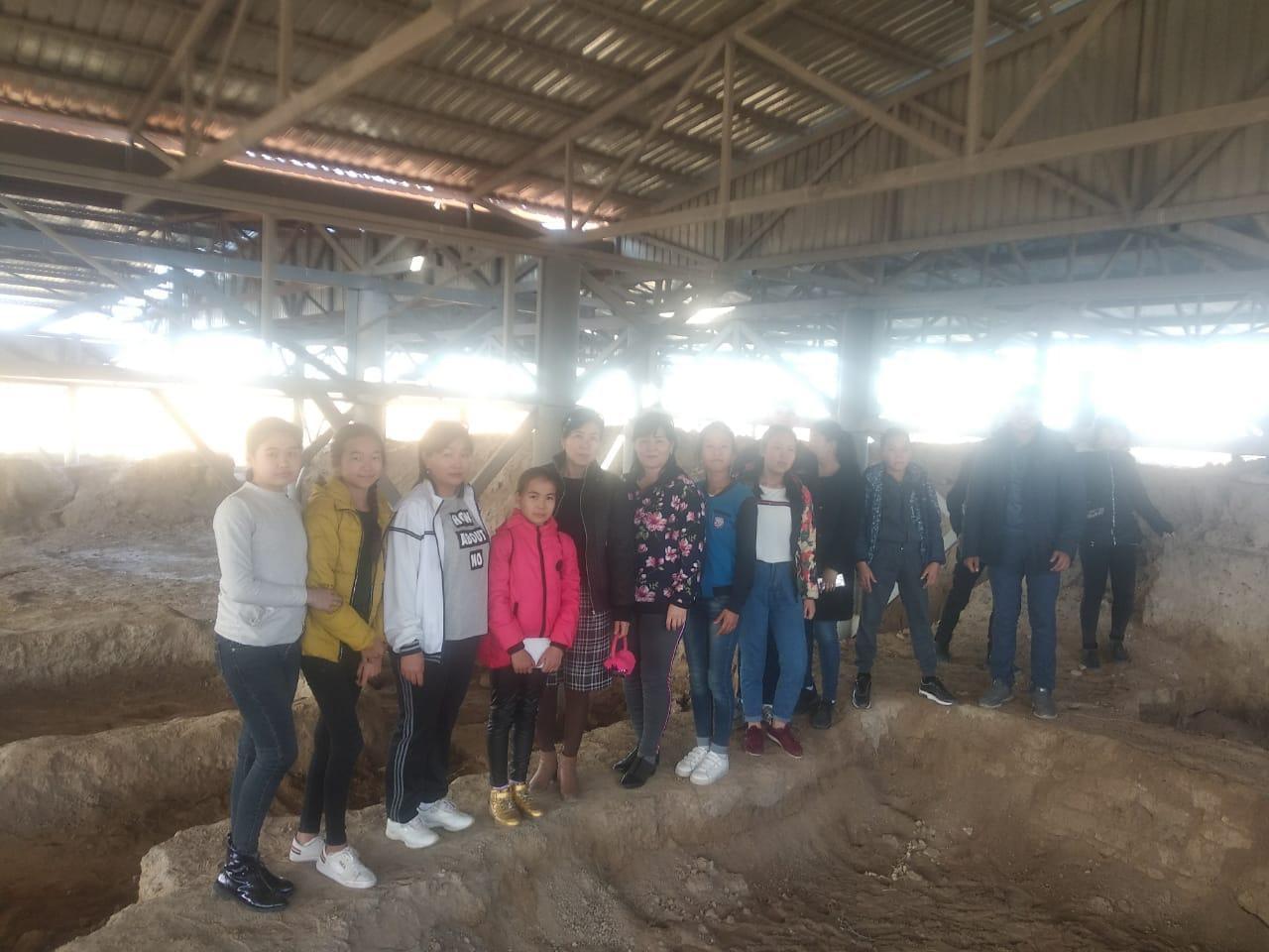 "Өткенге үңілу – өнегелі іс"