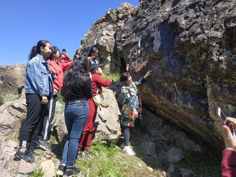 Шу өңіріндегі тарихи орындарға саяхат