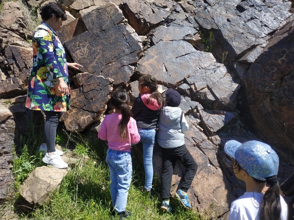 Шу өңіріндегі тарихи орындарға саяхат