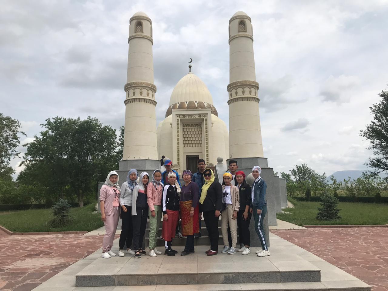 Түркістан облысының киелі жерлеріне саяхат