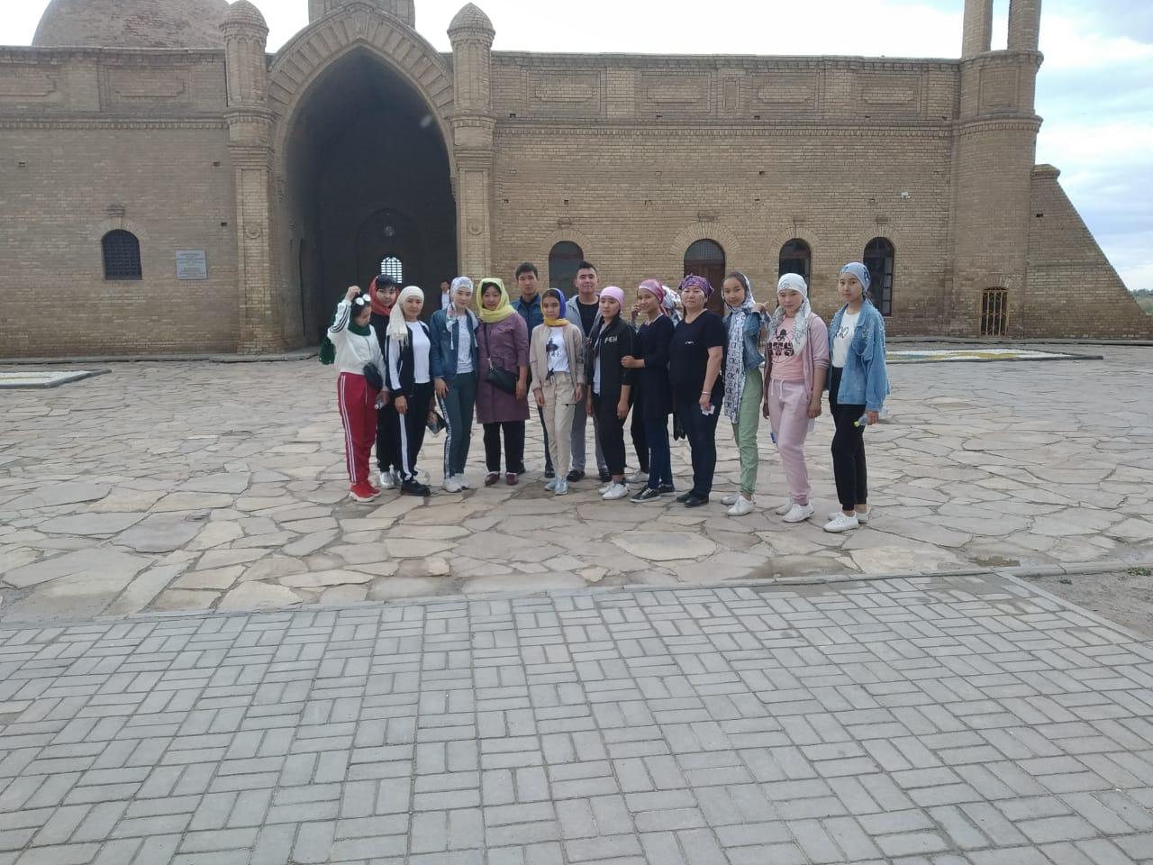 Түркістан облысының киелі жерлеріне саяхат