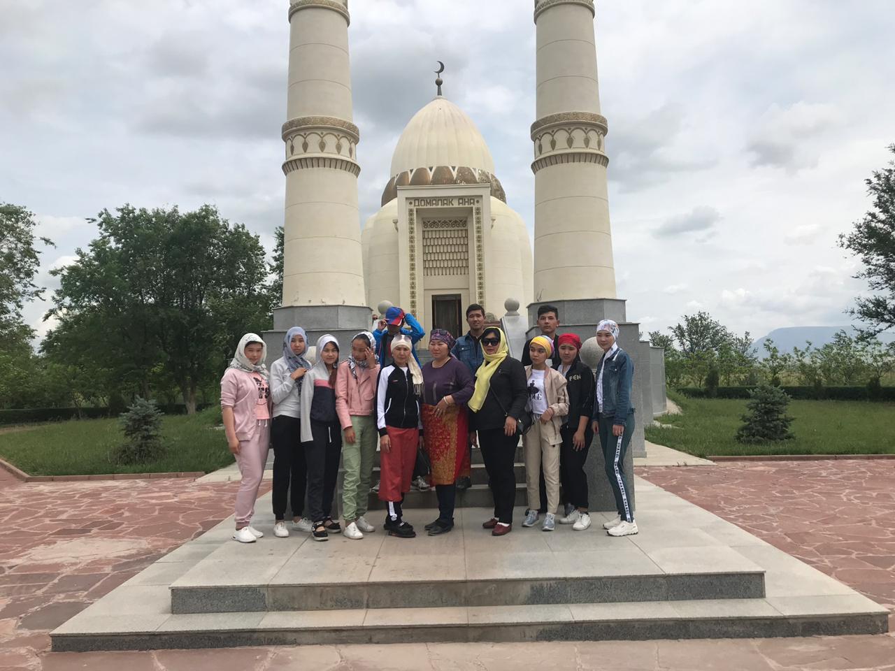 Түркістан облысының киелі жерлеріне саяхат