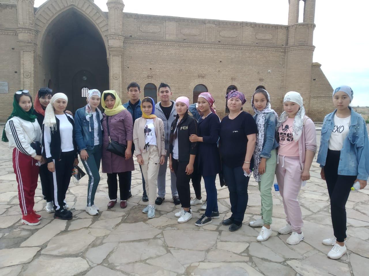 Түркістан облысының киелі жерлеріне саяхат